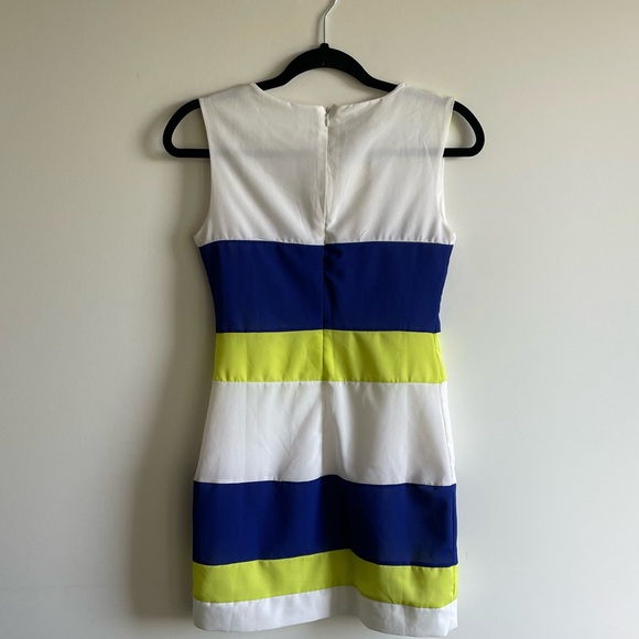 Striped sheath dress. - Picture 2 of 3